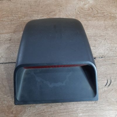 Стоп-сигнал крышки багажника Mitsubishi Lancer 1.6 2004 4G18 седан 4дв. - изображение 2