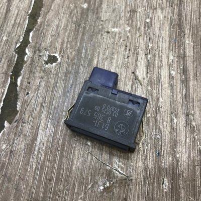 Кнопка открывания багажника Land Rover Range Rover 2004 внедорожник Задн. - изображение 6