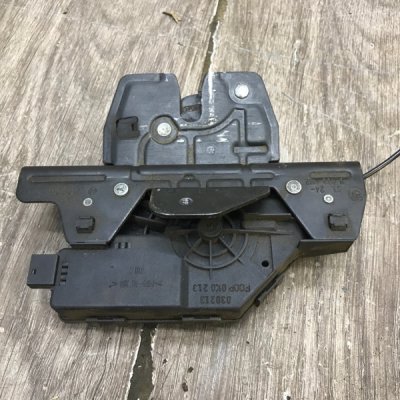 Замок крышки багажника Land Rover Range Rover 2004 внедорожник - изображение 5