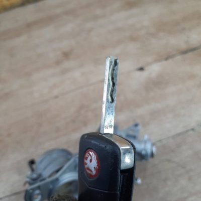 Замок зажигания Opel Zafira B 2009 Z19DT 1.9 минивен - изображение 3