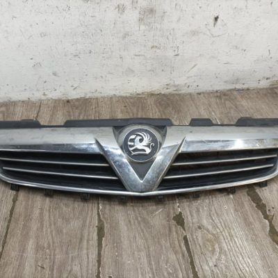 Решетка радиатора Opel Zafira B 2010 A17DTJ 1.7 минивен, Перед. - изображение 5