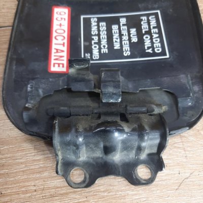 Лючок бензобака Mitsubishi Lancer 1.6 2004 седан 4дв. 4G18 - изображение 5