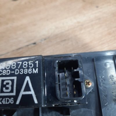 Кнопка стеклоподъемника Mitsubishi Lancer 1.6 2004 седан 4дв. 4G18 Перед. Прав. - изображение 5