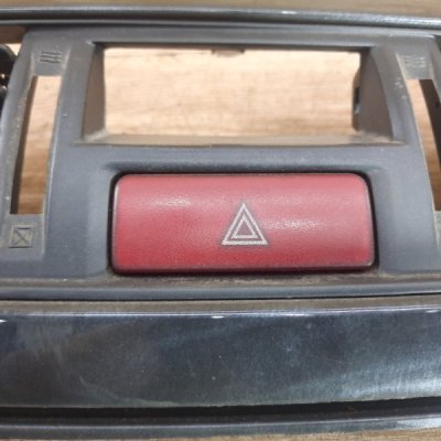 Кнопка аварийной сигнализации Mitsubishi Lancer 1.6 2004 седан 4дв. 4G18 - изображение 14