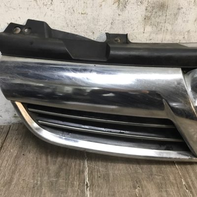 Решетка радиатора Opel Zafira B 2010 Z17DTJ 1.7 минивен - изображение 2