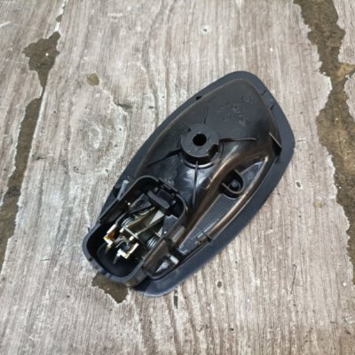 Ручка двери внутренняя Renault Megane 3 2011 хетчбэк 5дв. K4M858 Перед. Прав. - изображение 3