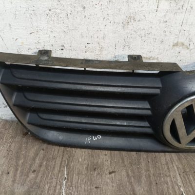 Решетка радиатора Volkswagen Polo 2005 BKY хетчбэк 3дв. - изображение 2