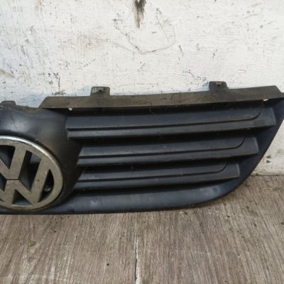 Решетка радиатора Volkswagen Polo 2005 BKY хетчбэк 3дв. - изображение 3
