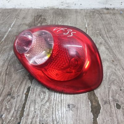 Фонарь Toyota Aygo 2008 1KR-FE хетчбэк 5дв., Задн., Прав. - изображение 2