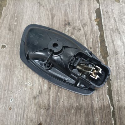 Ручка двери внутренняя Renault Megane 3 2011 хетчбэк 5дв. K4M858 Задн. Лев. - изображение 2