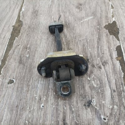 Ограничитель двери Ford Focus 1 2001 хетчбэк 5дв. FYDB Задн. Прав. - изображение 3