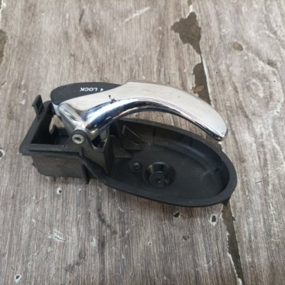 Ручка двери внутренняя Ford Focus 1 2001 хетчбэк 5дв. FYDB Задн. Прав. - изображение 5