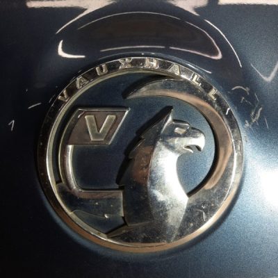 Ручка крышки багажника Opel Astra J 2011 A16XER хетчбэк 5-ти дв. - изображение 2