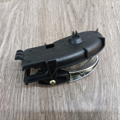 Ручка двери внутренняя Ford Focus 1 2001 хетчбэк 5дв. FYDB Перед. Прав. - изображение 2