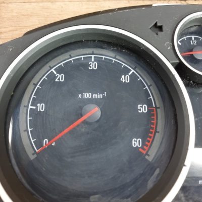 Панель приборов Opel Zafira B 2010 A17DTJ 1.7 минивен - изображение 3