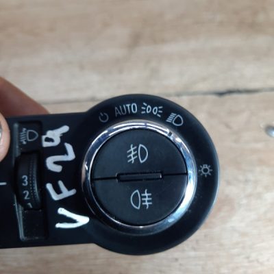 Блок управления светом Opel Insignia 2012 A18XER 1.8 хетчбэк 5дв. - изображение 3