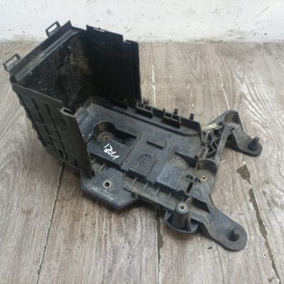 Полка аккумулятора Audi A3 2003 AXW хетчбэк 3дв. - изображение 2