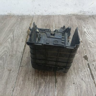 Полка аккумулятора Audi A3 2003 AXW хетчбэк 3дв. - изображение 3