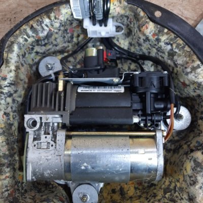 Компрессор подвески Land Rover Range Rover 2004 джип внедорожник 5дв M57D30 - изображение 11