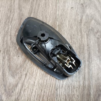 Ручка двери внутренняя Renault Megane 3 2011 хетчбэк 5дв. K4M858 Перед. Лев. - изображение 3