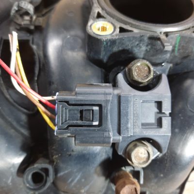 Коллектор впускной Toyota Aygo 2006 1KR-FE хетчбэк 5дв. - изображение 9