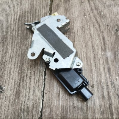 Активатор замка крышки багажника Ford Fiesta 5 2005 хетчбэк 5дв. FXJA/FXJB Задн. - изображение 3