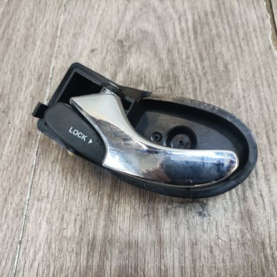 Ручка двери внутренняя Ford Focus 1 2001 хетчбэк 5дв. FYDB Перед. Лев. - изображение 5