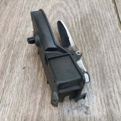 Ручка двери внутренняя Ford Focus 1 2001 хетчбэк 5дв. FYDB Перед. Лев. - изображение 4