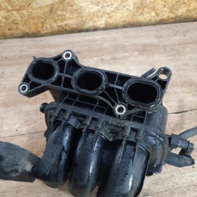 Коллектор впускной Peugeot 107 2007 1KR-FE(384F) хетчбэк 5дв. - изображение 6