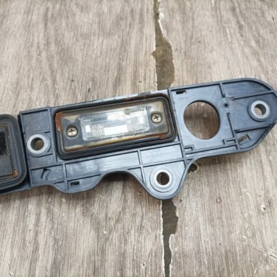 Кнопка открывания багажника Volkswagen Touran 2006 минивен BSE - изображение 2