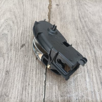 Ручка двери внутренняя Ford Focus 1 2001 хетчбэк 5дв. FYDB Задн. Лев. - изображение 2