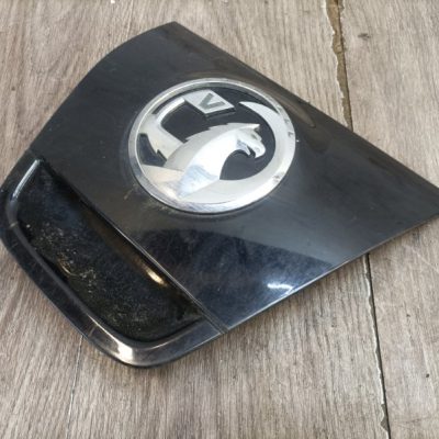 Ручка крышки багажника Opel Astra J 2011 A17DTJ 1.7 хетчбэк 5дв. - изображение 2