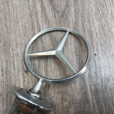 Эмблема Mercedes-Benz C-Class 2008 C220 - изображение 6