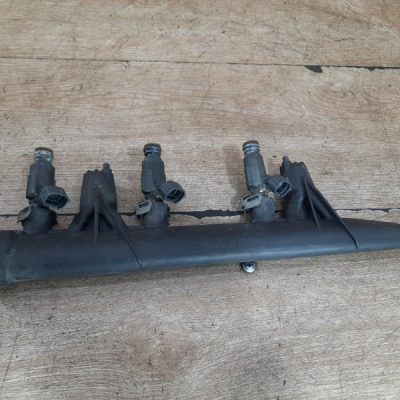Топливная рампа Peugeot 208 2012 EB2(HMZ) хетчбэк 3дв. - изображение 2