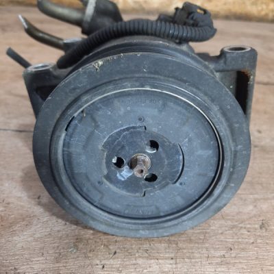 Компрессор кондиционера Peugeot 208 2012 EB2(HMZ) хетчбэк 3дв. - изображение 4