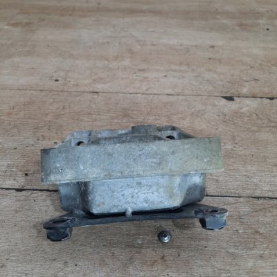 Кронштейн МКПП Volkswagen Golf 5 2006 хетчбэк 5дв. BUD Лев. - изображение 2