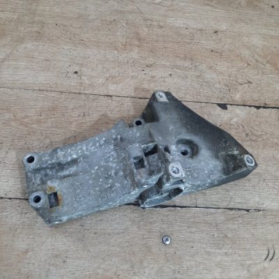 Кронштейн генератора Volkswagen Golf 5 2006 BUD хетчбэк 5дв. - изображение 2
