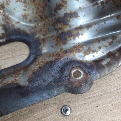 Тепловой экран выпускного коллектора Honda Jazz 2004 L13A1 хетчбэк 5дв. - изображение 10