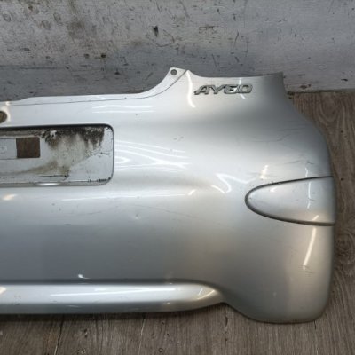 Бампер Toyota Aygo 2008 хетчбэк 5дв. 1KR-FE Задн. - изображение 6