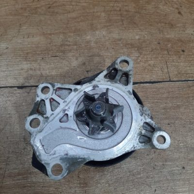 Помпа Toyota Aygo 2006 1KR-FE хетчбэк 3дв. - изображение 3