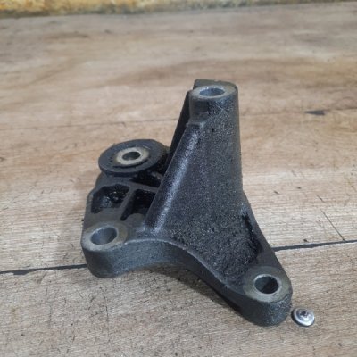 Кронштейн МКПП Ford Focus 2 2008 хетчбэк 5дв. SHDA Задн. - изображение 7