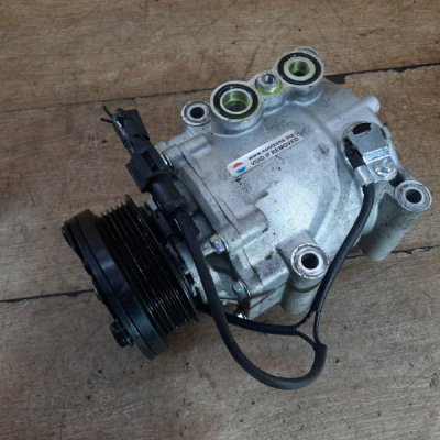 Компрессор кондиционера Ford Focus 1 2001 хетчбэк 5дв. FYDB - изображение 8