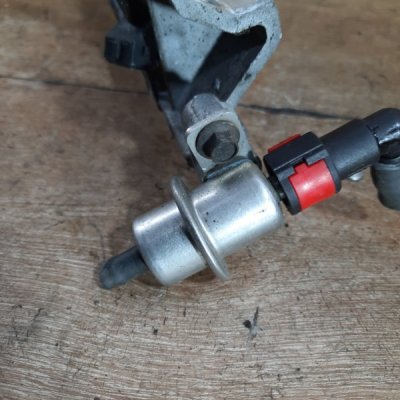 Топливная рампа Ford Focus 1 2001 хетчбэк 5дв. FYDB - изображение 7