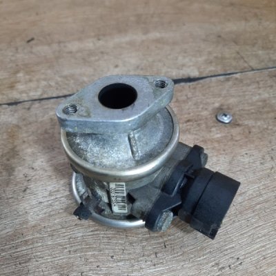 Клапан EGR (ЕГР) Volkswagen Beetle 2000 хетчбэк-3х дв. AQY - изображение 2