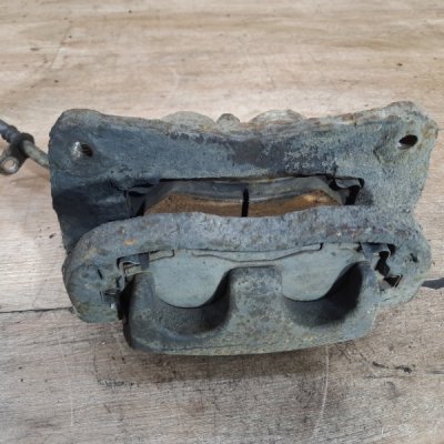 Тормозной суппорт Subaru Forester 2004 джип внедорожник 5дв. EJ202 Перед. Прав. - изображение 8