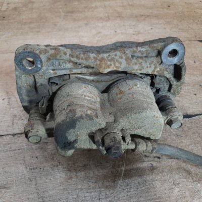 Тормозной суппорт Subaru Forester 2004 джип внедорожник 5дв. EJ202 Перед. Прав. - изображение 2