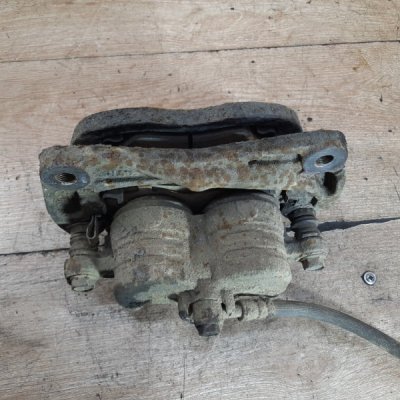 Тормозной суппорт Subaru Forester 2004 джип внедорожник 5дв. EJ202 Перед. Прав. - изображение 3