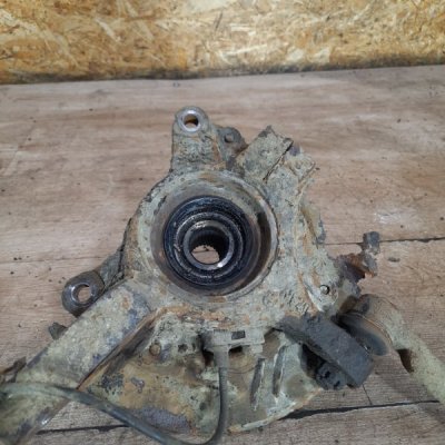 Поворотный кулак Subaru Forester 2004 джип внедорожник 5дв. EJ202 Перед. Прав. - изображение 5