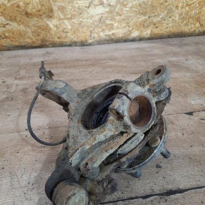 Поворотный кулак Subaru Forester 2004 джип внедорожник 5дв. EJ202 Перед. Прав. - изображение 7