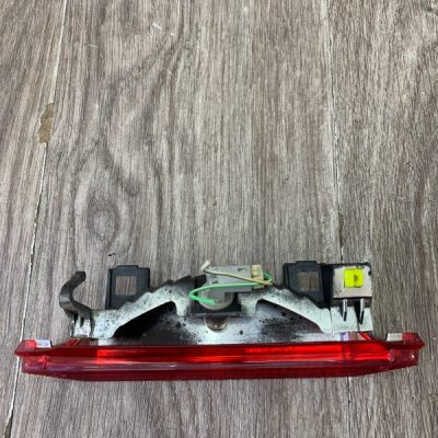 Стоп-сигнал крышки багажника Toyota Yaris 2003 хетчбэк 3-х дв., Задн. - изображение 4
